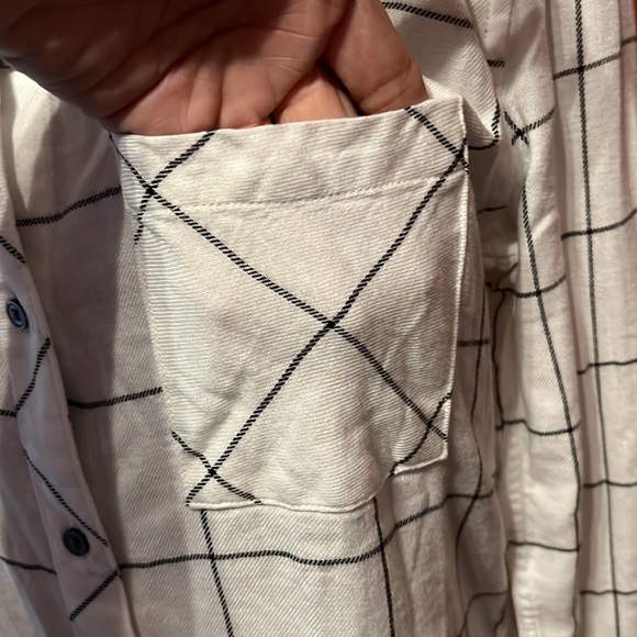 NWT GAP SQUARE PRINT LONG SLEEVED BLOUSE ….190 - Picture 3 of 12